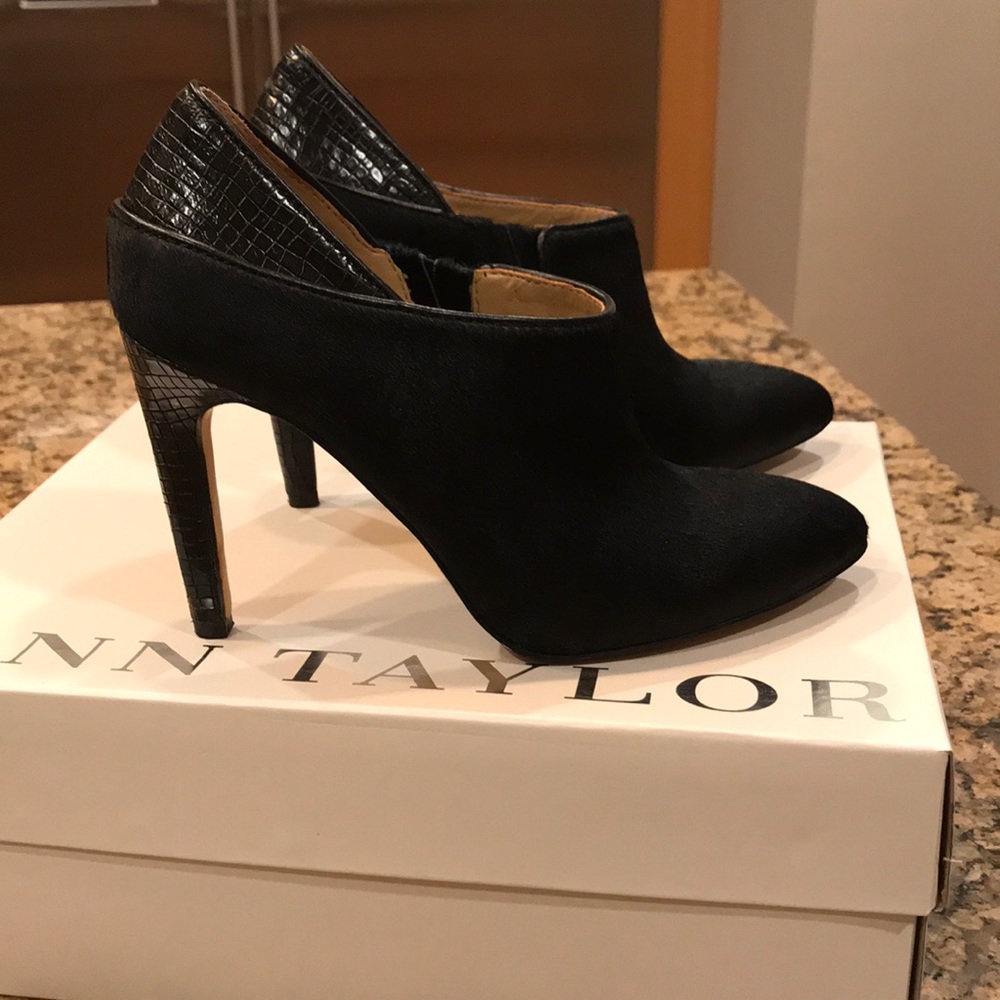 Liana Pointy Shootie